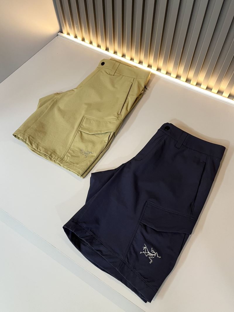 Canada Goose Short Pants